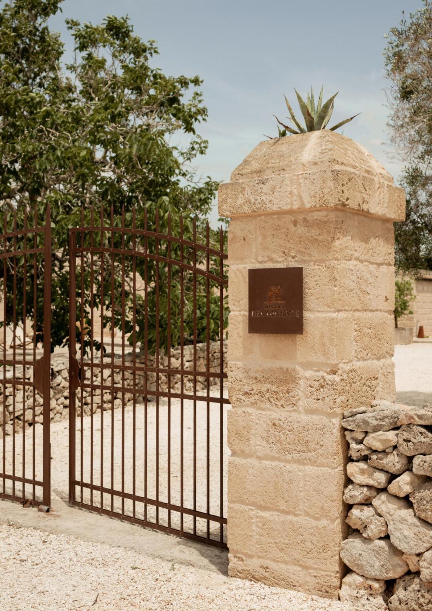 Masseria Del Gigante Carpignano Salentino Buitenkant foto